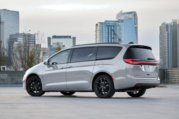 Hollywood Chrysler Jeep 2024 Pacifica 630x420 The Top Qualities You Need to Look for in Your Next Minivan
