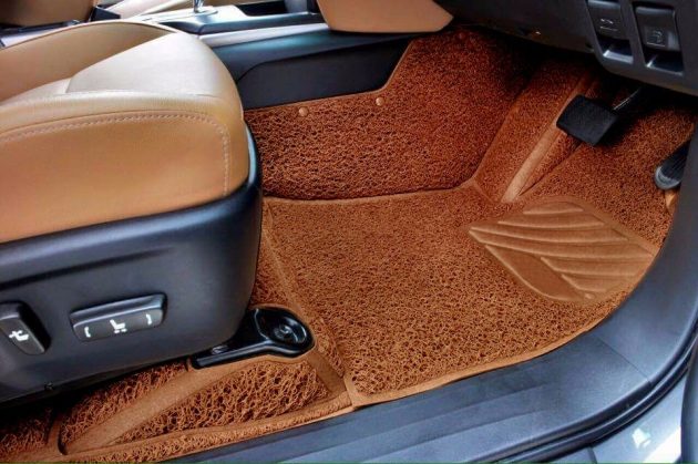 car floor mats 630x419 Guide to Choosing the Right Car Floor Mats in 2024